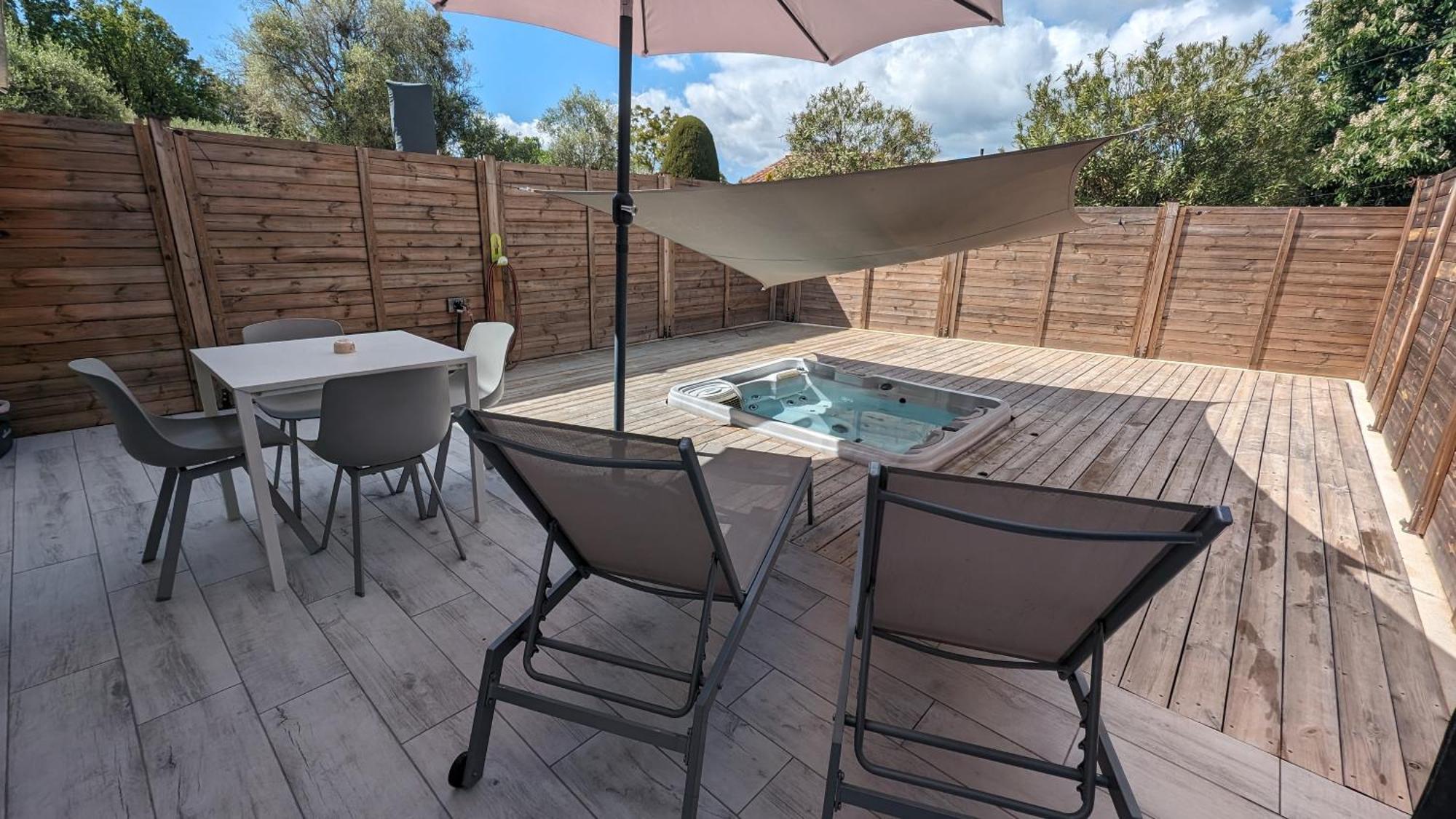 Appartement Luxe Avec Piscine Chauffee & Jacuzzi Prive - Cote D'Azur Roquefort-les-Pins Exterior photo