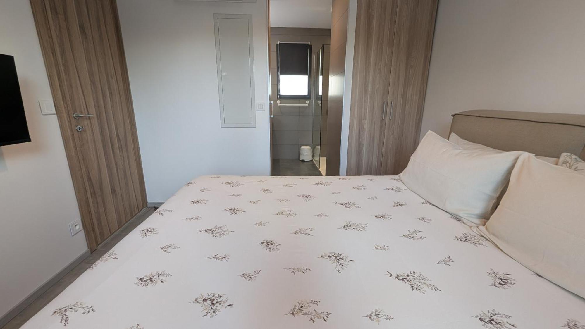 Appartement Luxe Avec Piscine Chauffee & Jacuzzi Prive - Cote D'Azur Roquefort-les-Pins Exterior photo